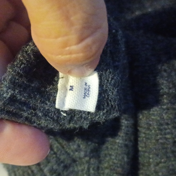 GAP Heart Long Maternity sweater, M, 22" Ptp, 32" Long - Picture 7 of 7